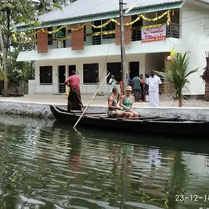 Royal Munroe Palace Homestay